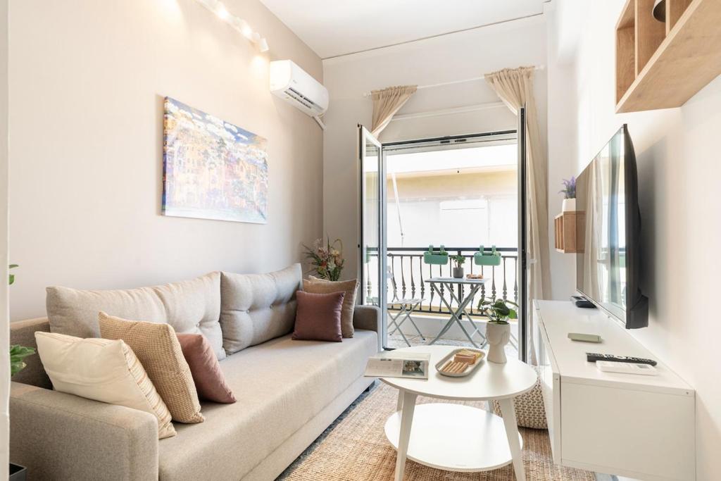 3BR Old Town Retreat - 2min Walk to Sea