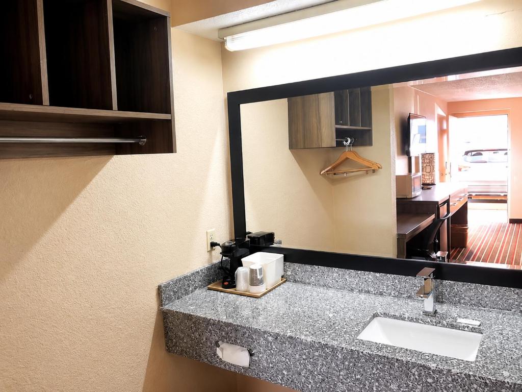 Legacy Inn - Gallatin - 