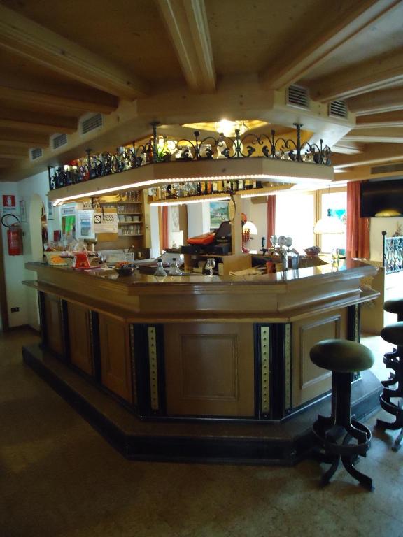 The lounge or bar area at Hotel Pensione Dolomiti