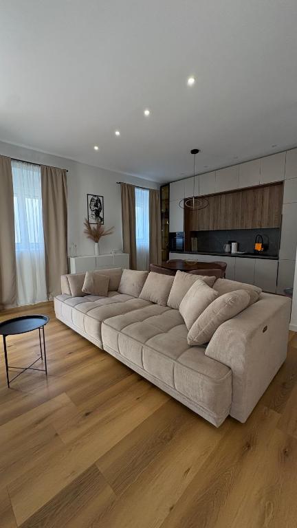 Central nude oasis 2