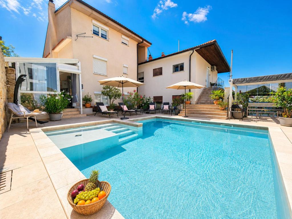 Svob Pool Apartments