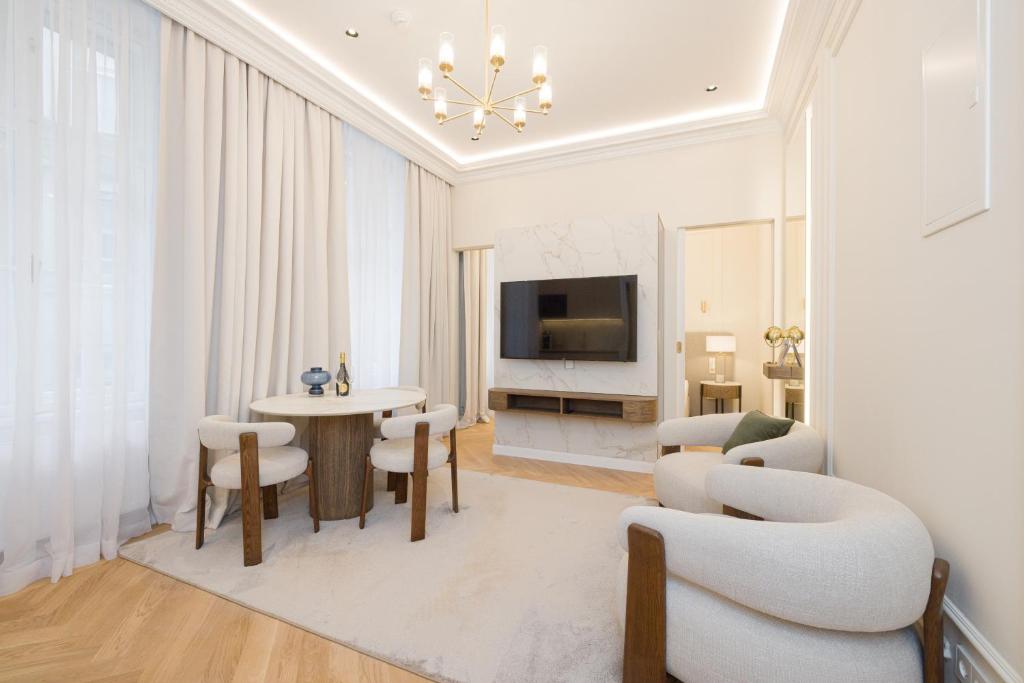 RAFAEL KAISER - Signature Apartments City Centre