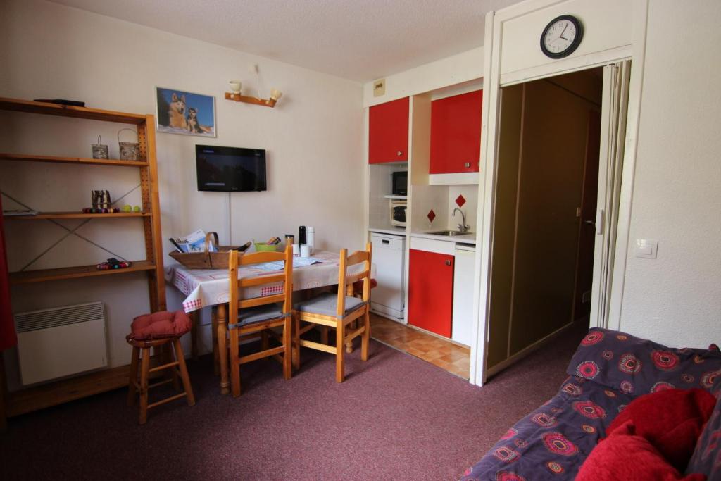 Résidence Roche Blanche - STUDIO COSY EN CENTRE STATION POUR 2 PERSONNES MAE-7798