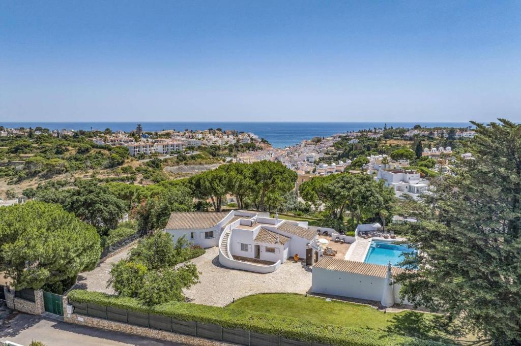 Villa Pinehill by Villa Plus