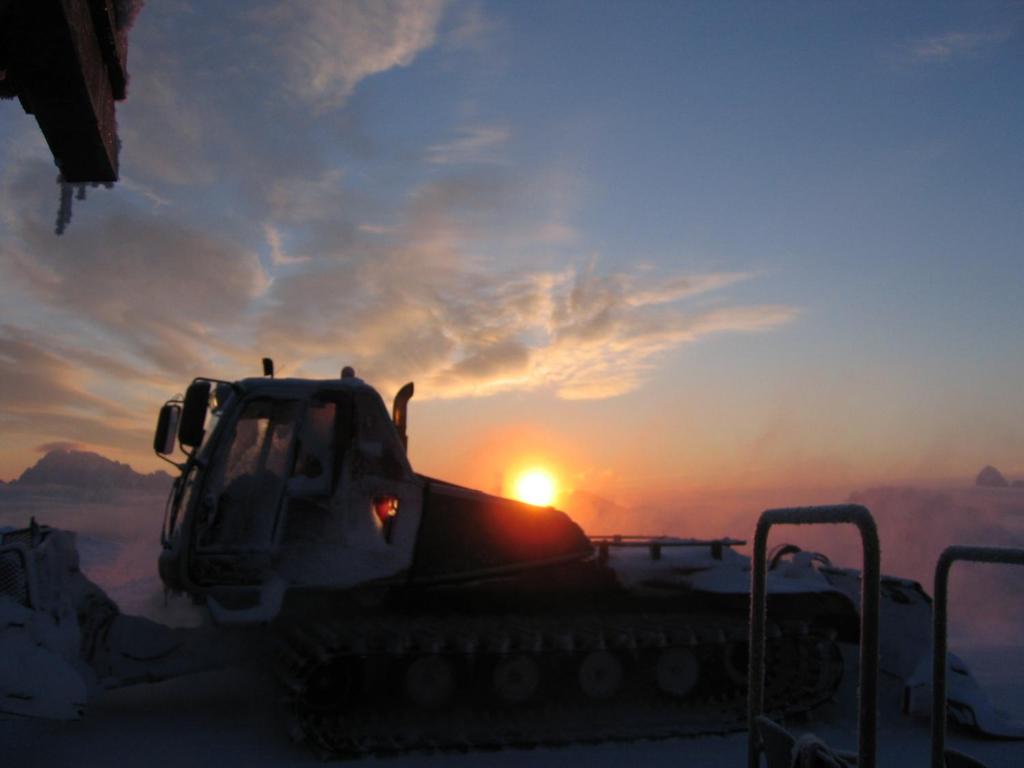 The sunrise or sunset as seen from a szállodákat or nearby