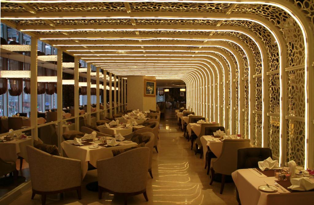Restaurace v ubytování Central Hotel Shanghai - Nanjing Road