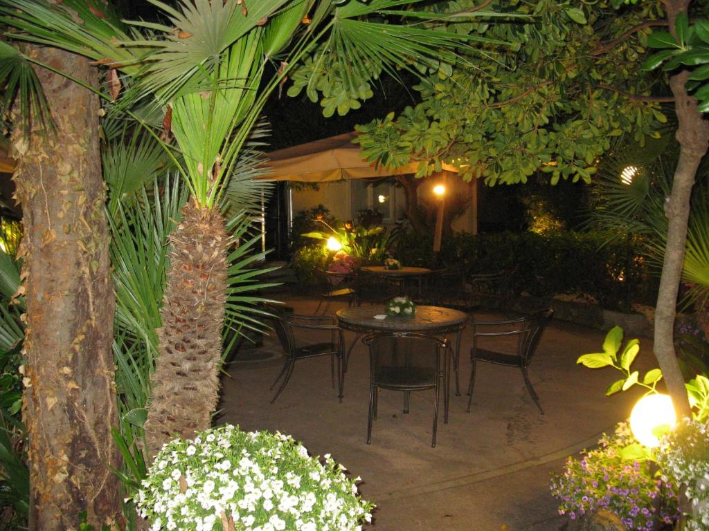 Zahrada ubytování Hotel Miramare