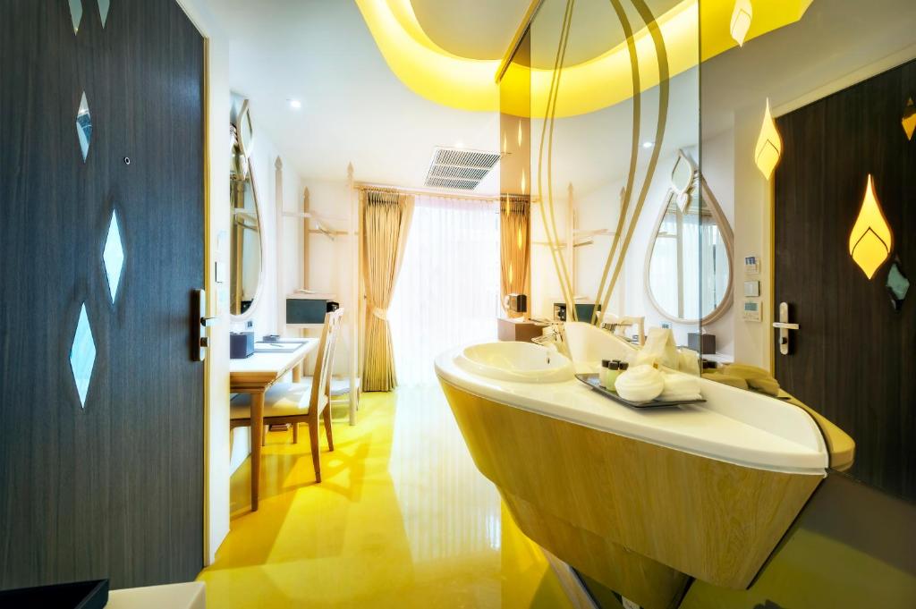Anajak Bangkok Hotel - SHA Plus - Resim 37