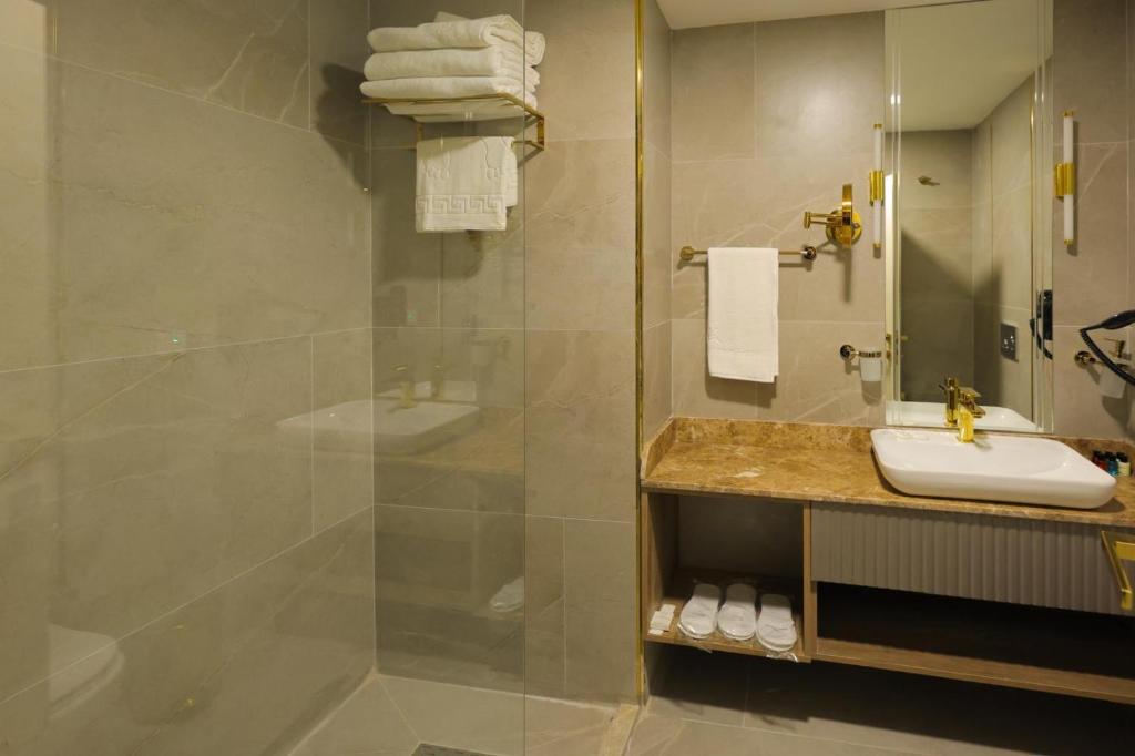 فضای داخلی Roccia DownTown Otel در وان - تصویر ۳