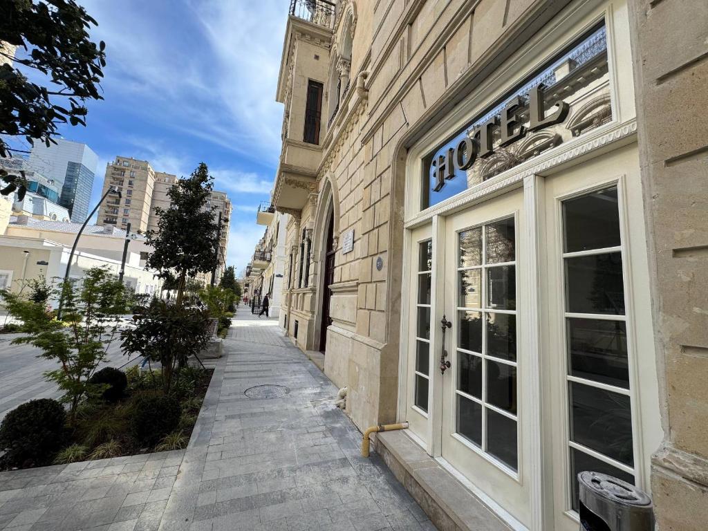 Lunar Hotel در باکو
