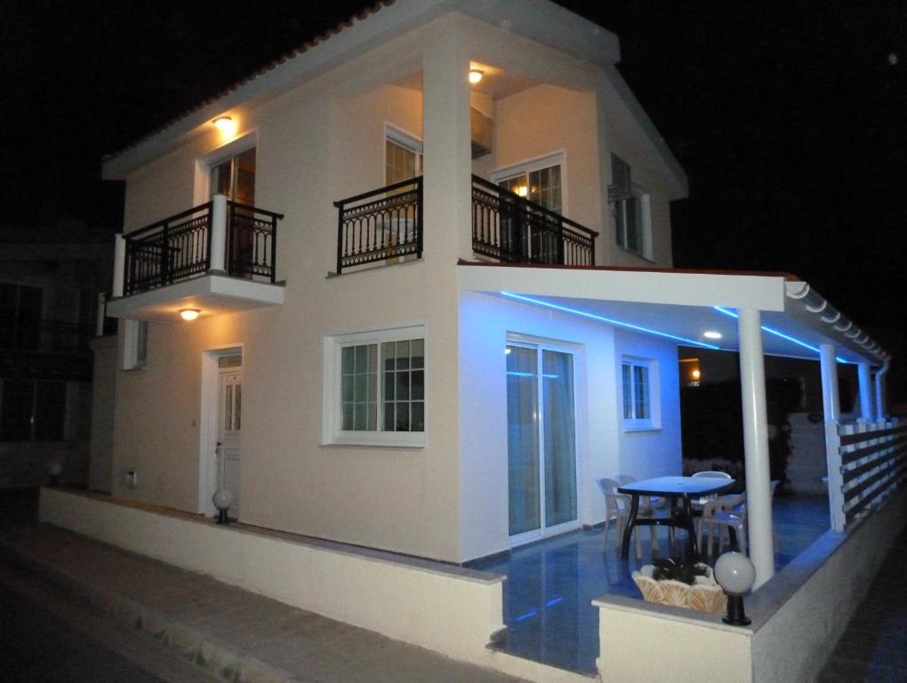 Philippou Beach Villas & Apartments, Larnaca – Updated 2023 Prices