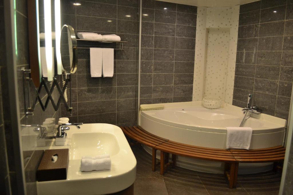 تصویر اتاق‌های Holiday Villa Hotel & Residence City Centre Doha - تصویر ۲