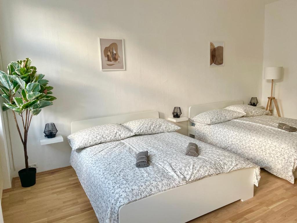 3-Bedroom Long-Term Apartment with Free Parking