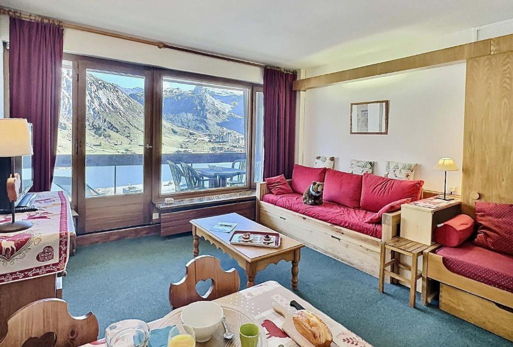 Résidence Le Bec Rouge - Studio 4 personnes à Tignes ski aux pieds et proche des commerces dans le quartier du Lac. Vue imprenable sur le Lac. MAE-2118