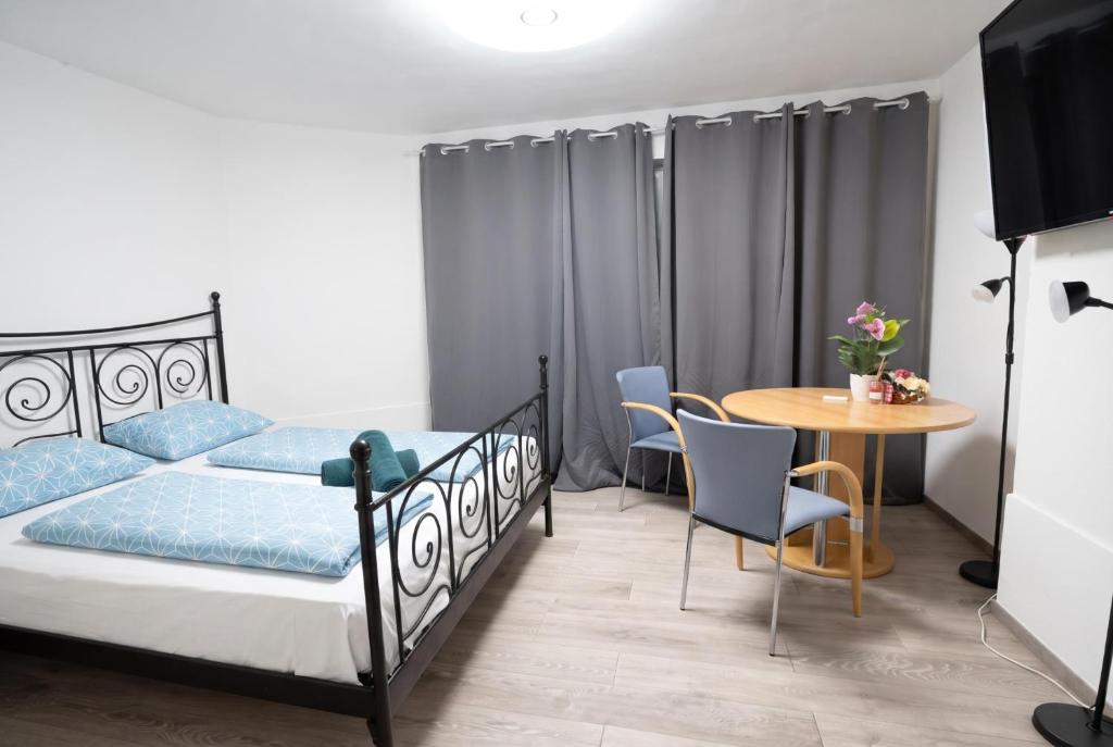 Elegant Villa with Free WiFi Sleeps 31