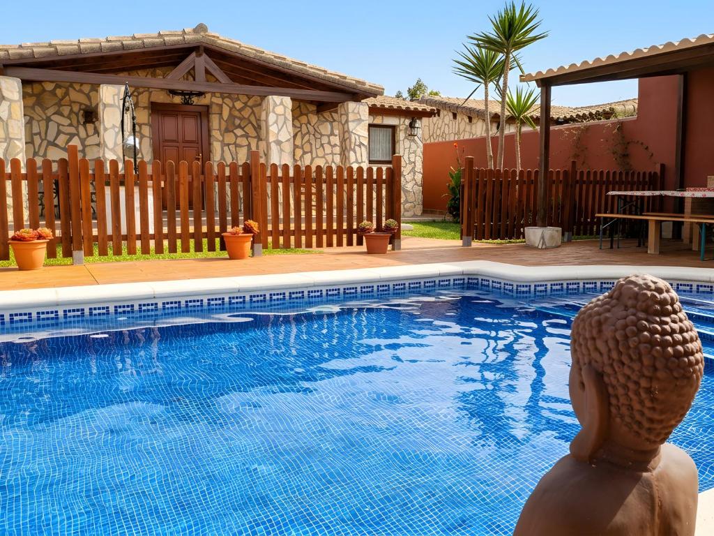 Casa con piscina solo aceptamos familias y parejas no grupos jovenes