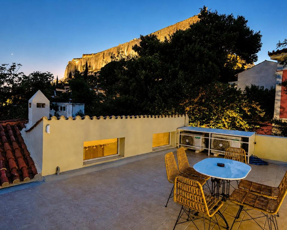 East Side of Acropolis Plaka Luxury Apartment