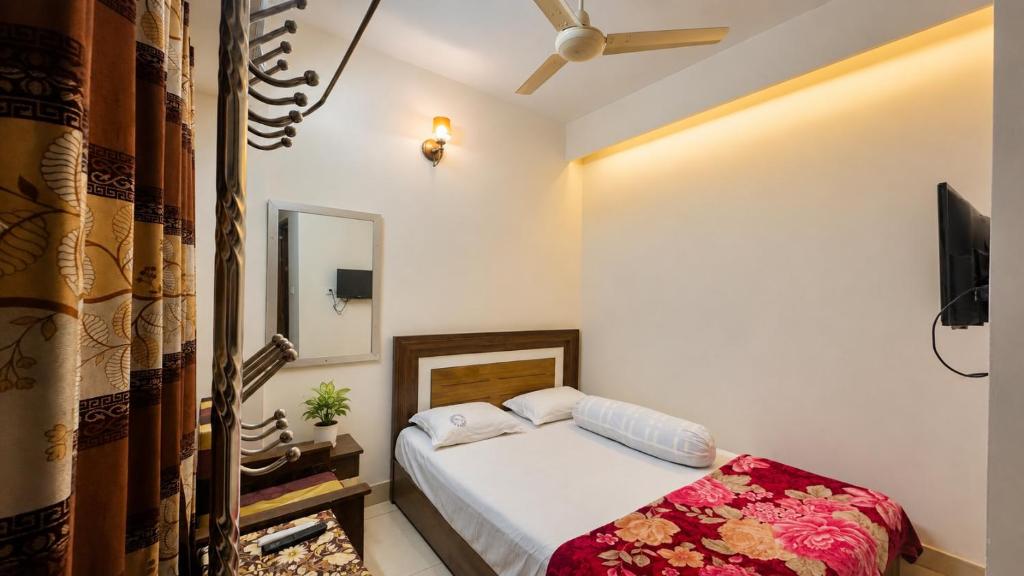 Hotel New Royal Palace Dhanmondi - Номер Делюкс с кроватью размера «Куин»