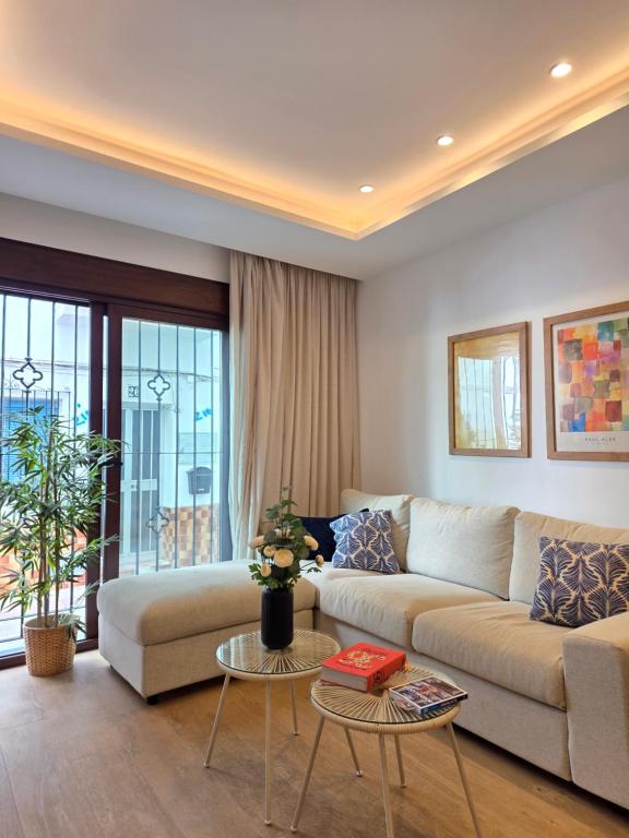 Brand New Marbella Apartment 2 Bedrooms 4 Guests Beach 2 min Old Town 5 min