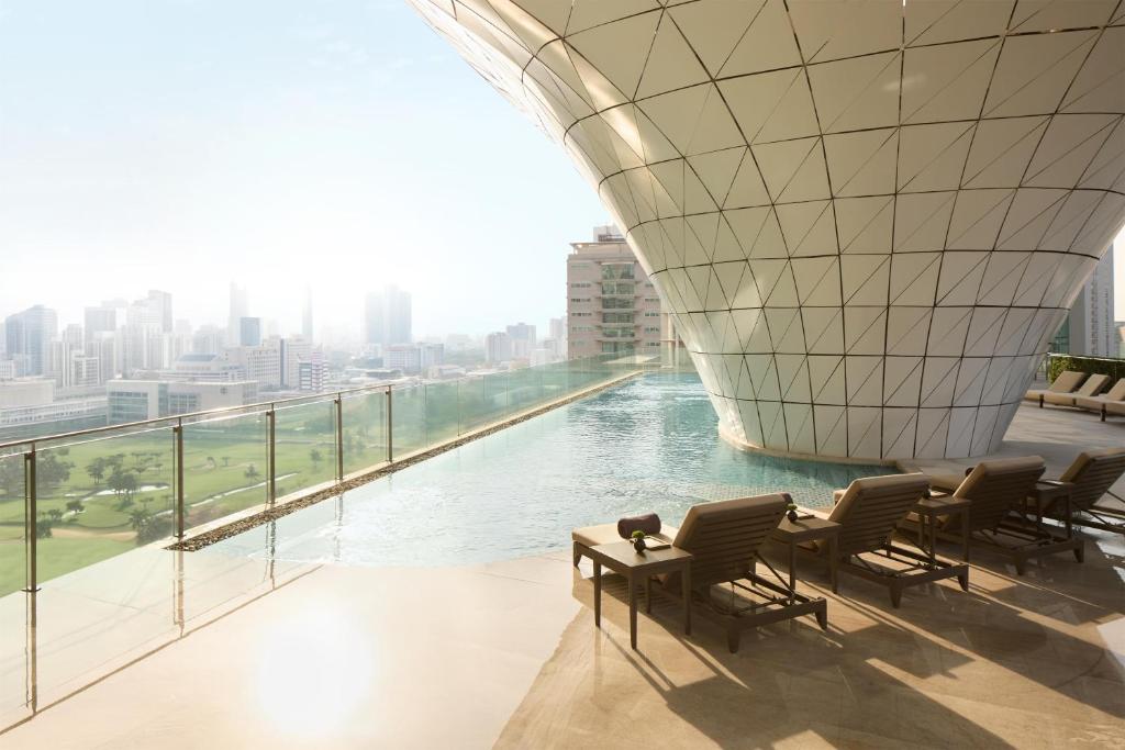 Pool at Waldorf Astoria Bangkok