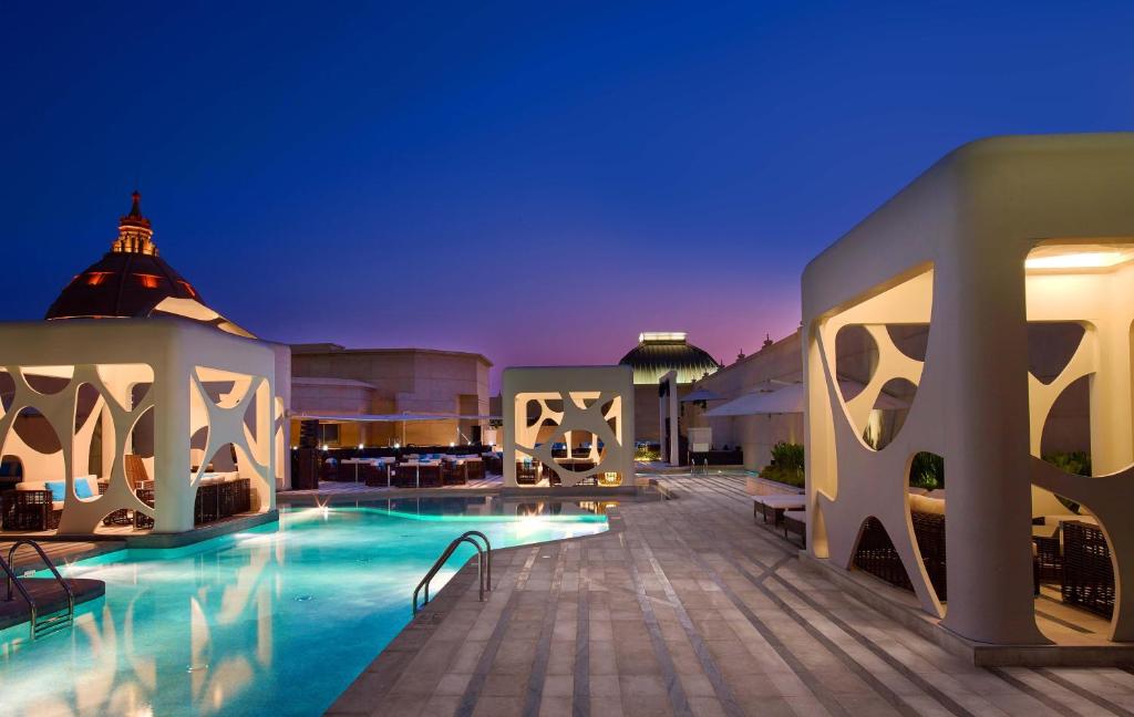 فضای داخلی V Hotel Dubai, Curio Collection by Hilton در دبی - تصویر ۳