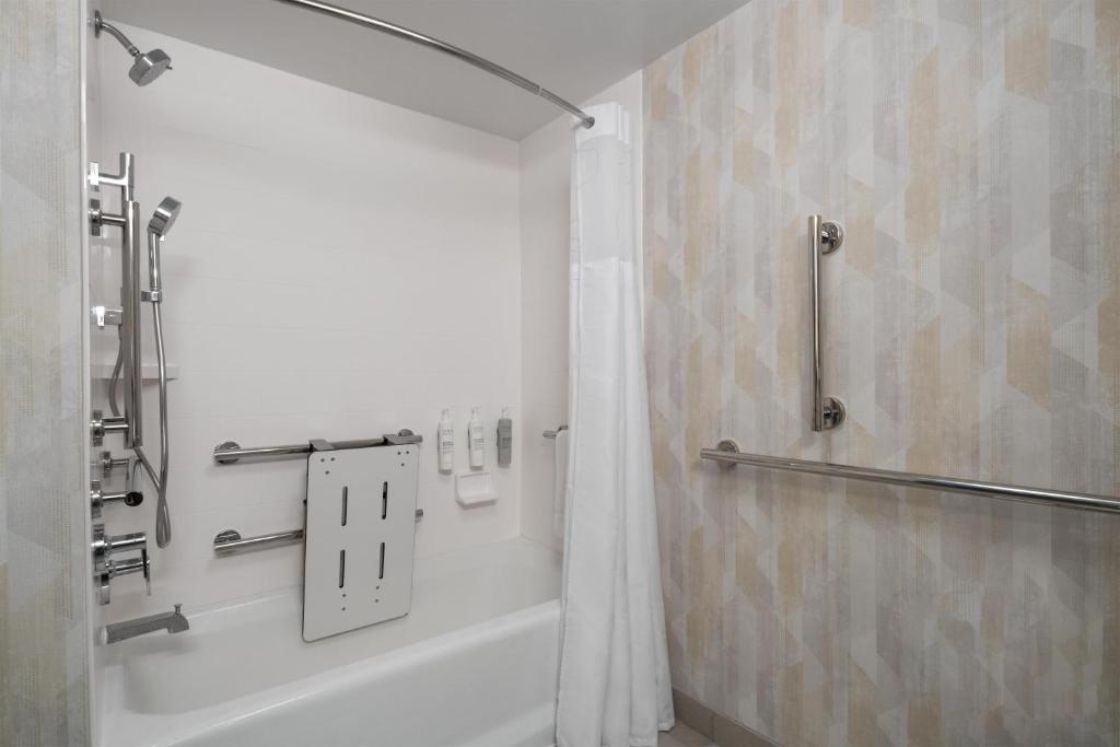 Hampton Inn Philadelphia-Airport - 