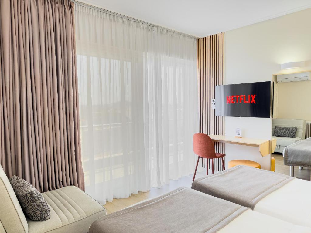 Acropol Hotel - Comfort Twin Room With Extra Bed & Balcony