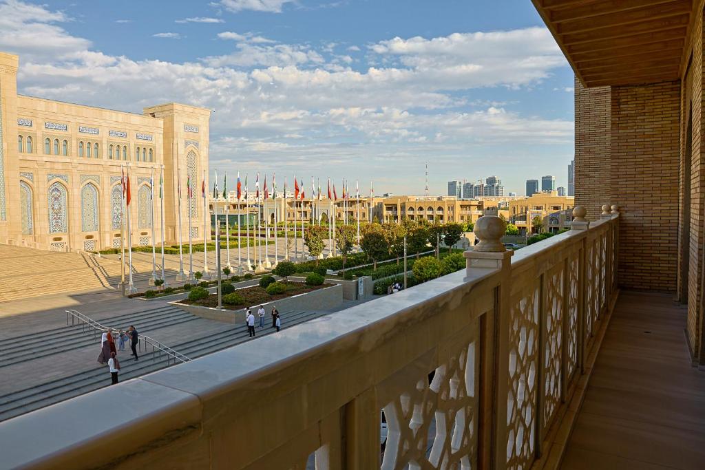 لابی و فضای عمومی Bukhara Hotel Tashkent Islamic Civilization Centre - تصویر ۵