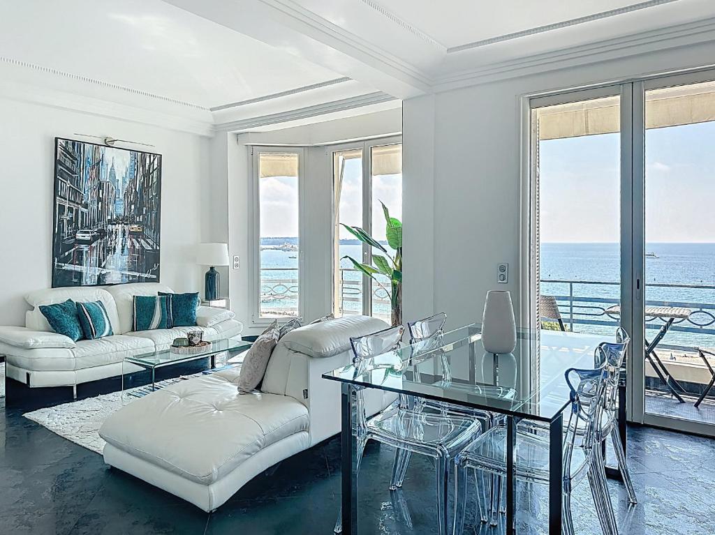 Stunning 2 bedroom flat with sea view on Croisette