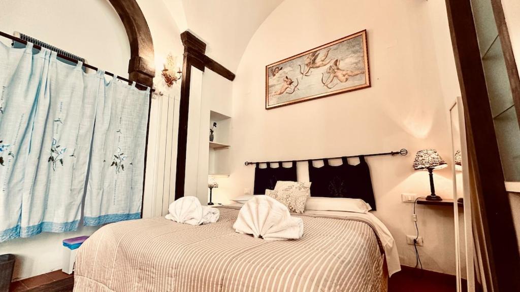 Lovely Florence Apartment for 3 Historic Oltrarno