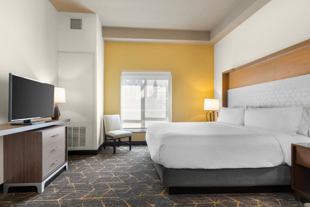 Holiday Inn Oakland Airport, an IHG Hotel - 
