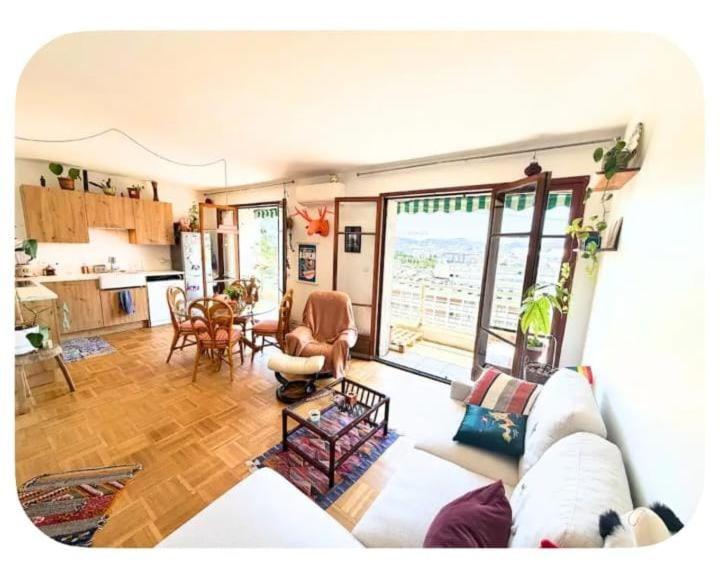 Jolie chambre avec vue en centre-ville