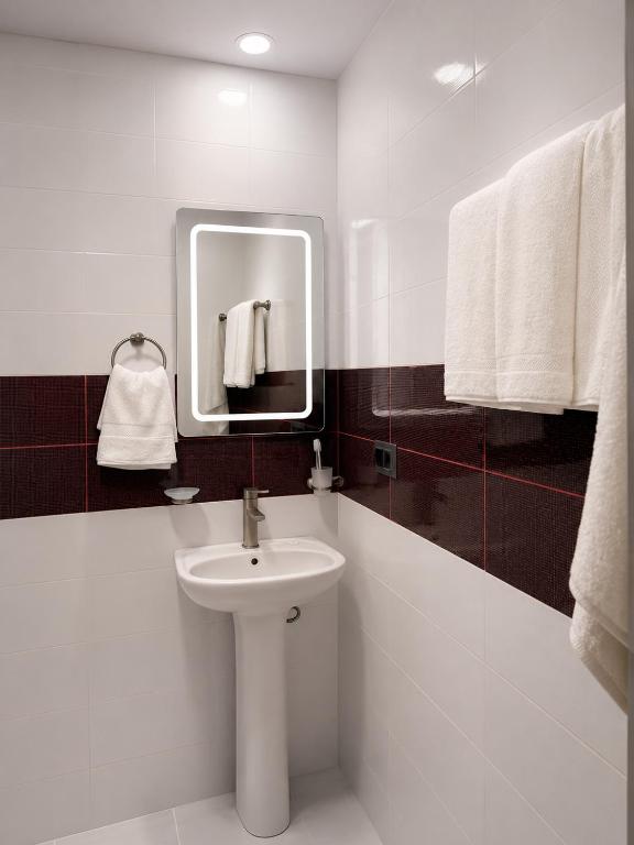 لابی و فضای عمومی Yerevan Inn - تصویر ۵