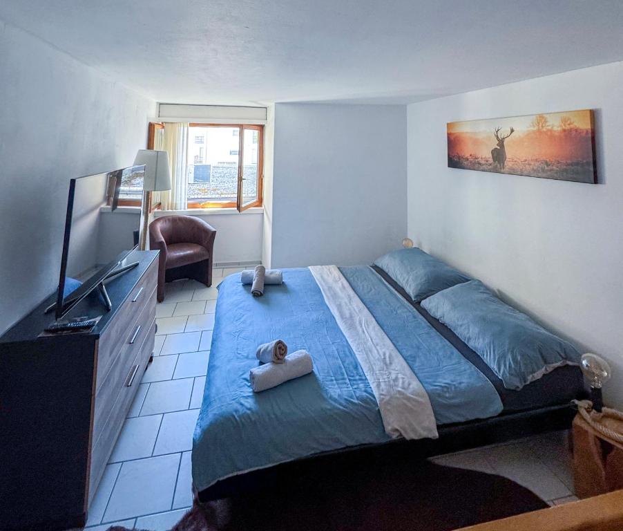 Private apartment with parking spot in the center