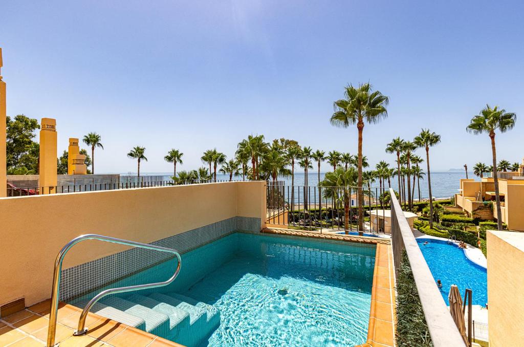 Sea View & Wave Sound Retreat with Private Pool