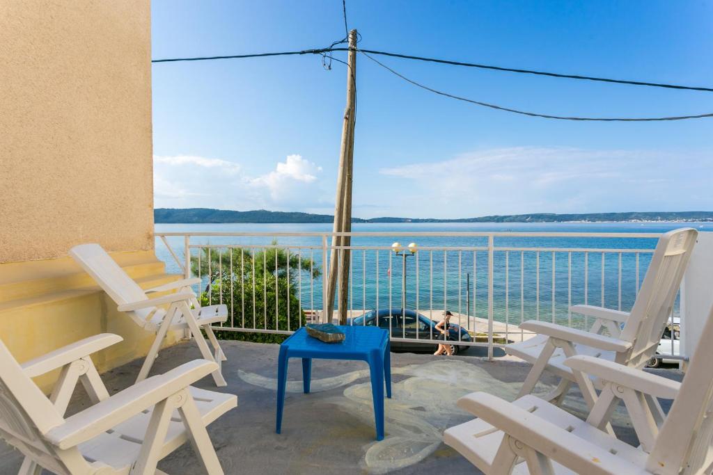 Apartments by the sea Kastel Kambelovac, Kastela - 20605