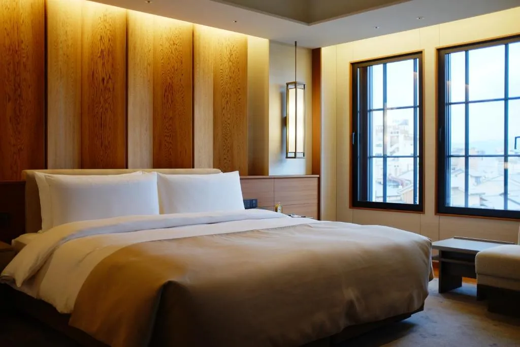 Premier King Room