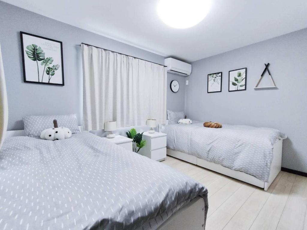 Luxury Entire Villa in Ikebukuro, Newly Renovated 5BR, Sleeps 12, 3-Min Walk to St ation, Easy Access to Tokyo Attractions