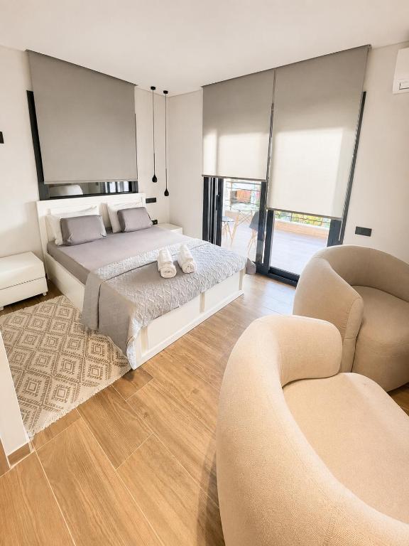The Premium Kalamaria Suite - Metro & Promenade