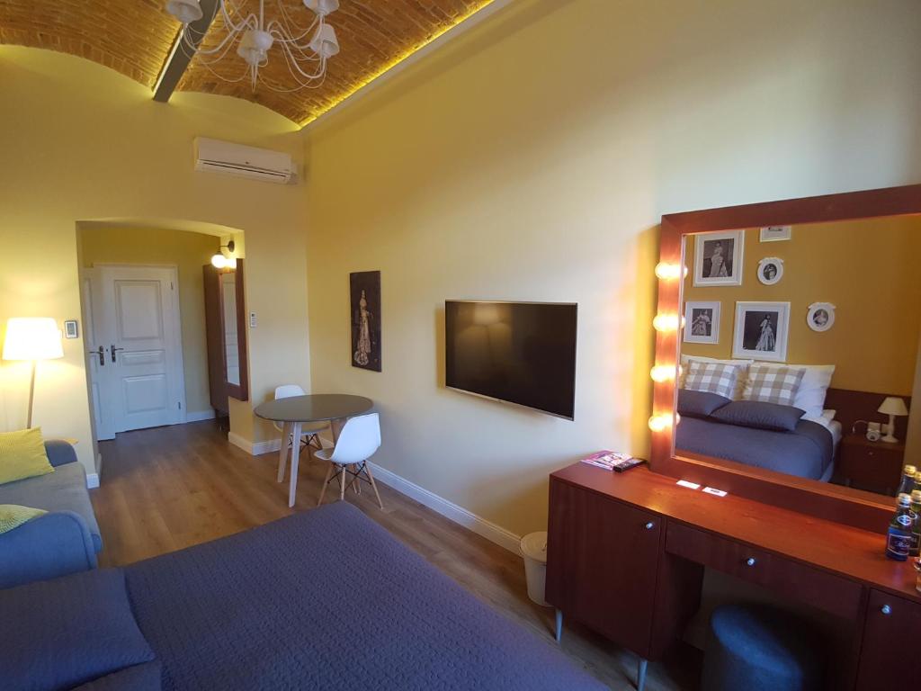 Apartamenty Czapskich - Deluxe Double Or Twin Room With City View