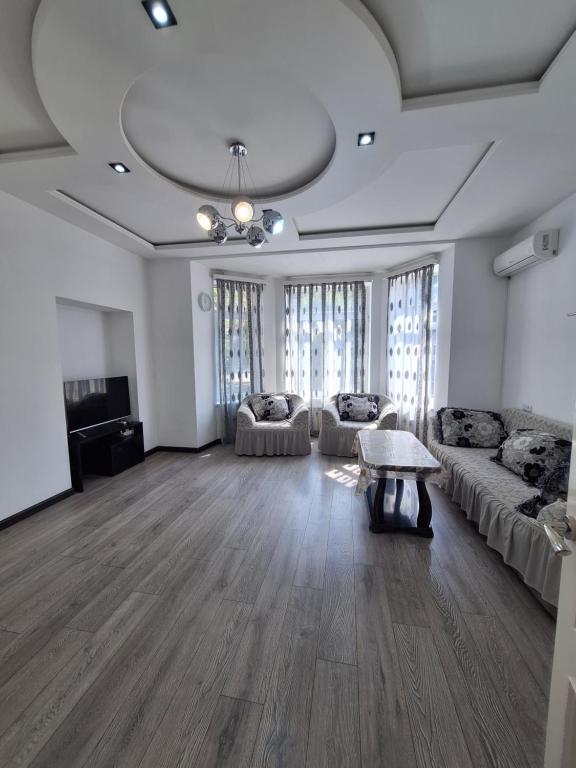 فضای داخلی Cozy Apartment in the City Centre در ایروان - تصویر ۳
