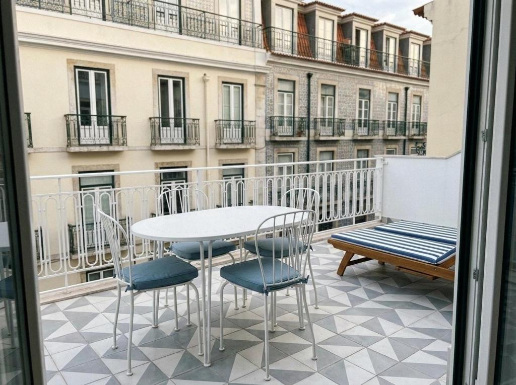 Alfama Pearl Apartment by Ag Suites