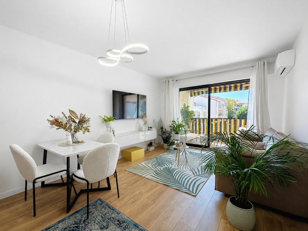 Les Arènes-Appartement entier 15mn à pied du palais et des plages-Parking gratuit
