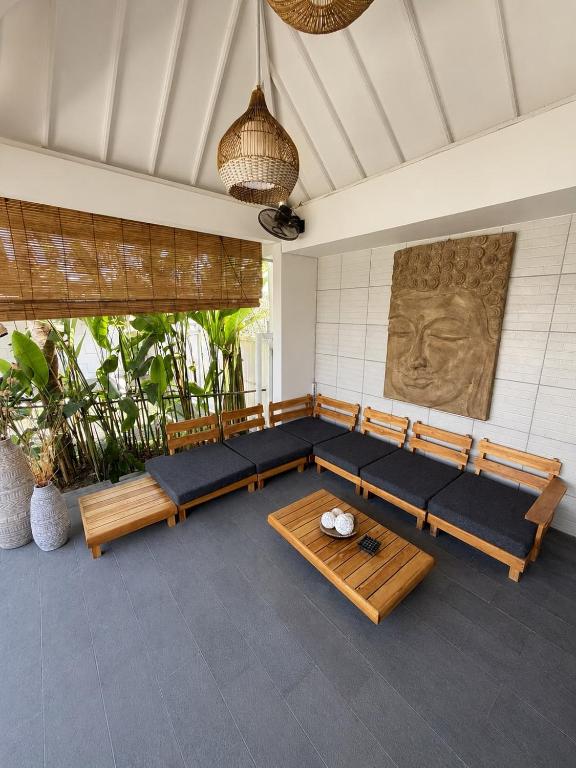 لابی و فضای عمومی Empat Bintang Villas - تصویر ۵