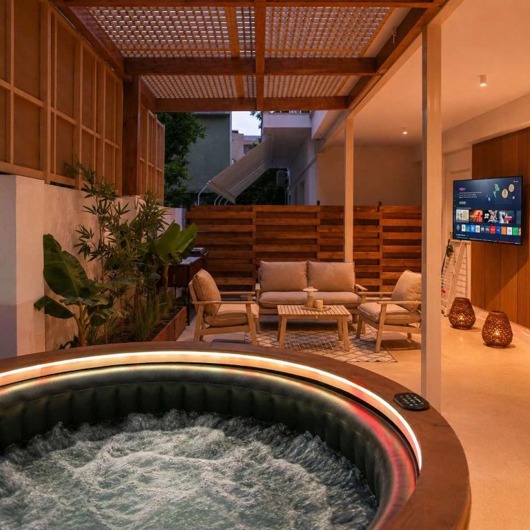 Light & Kozy Residence - Jacuzzi Lux Stay in Patra