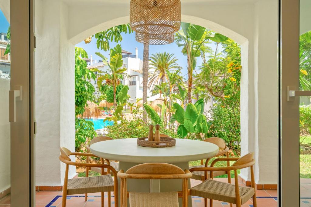 Las Adelfas - 3 Bed Beachside Apartment