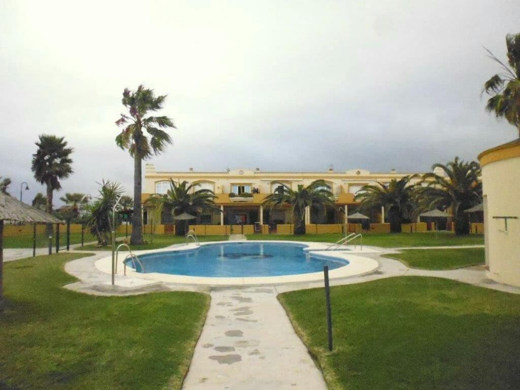 Tortuga 1 patio pequeño junto a la playa