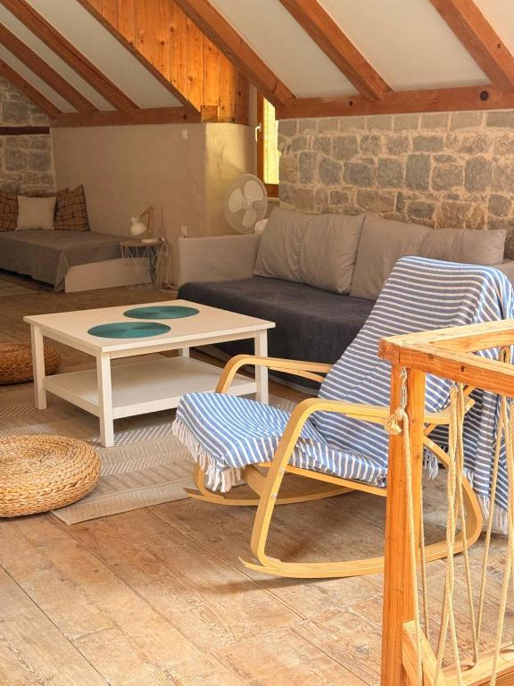 Stone house Olsavinia- 200m from beach - 2BR or Studio