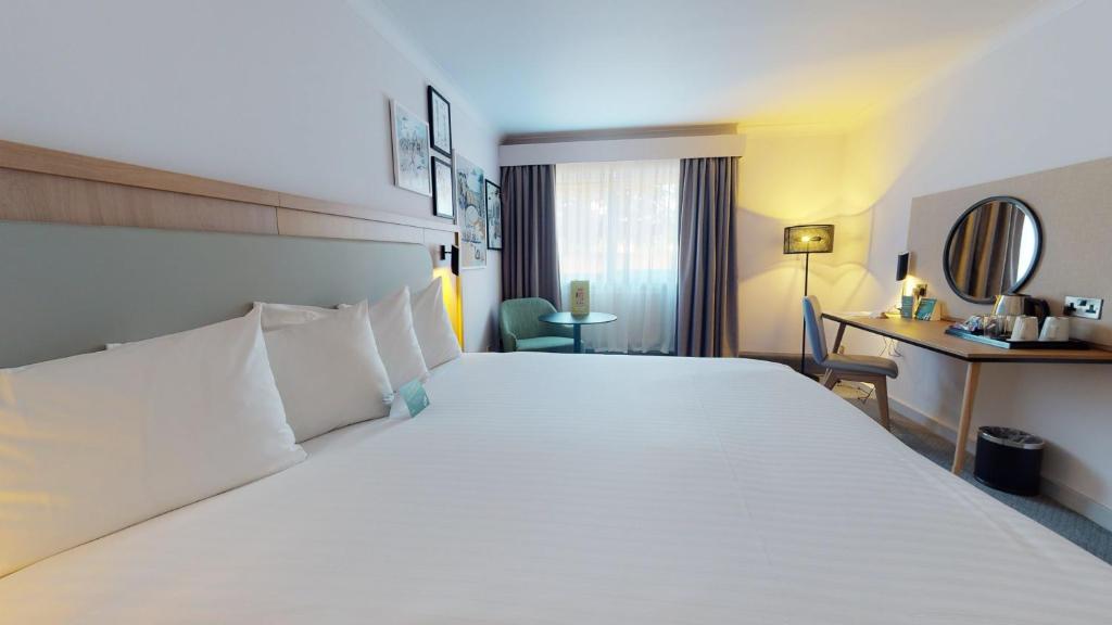 Holiday Inn Cambridge, an IHG Hotel - 