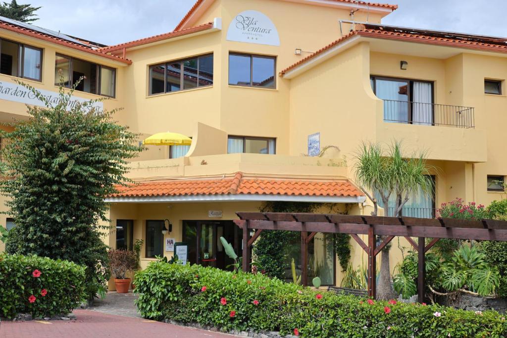 Traineira Vila Ventura Village